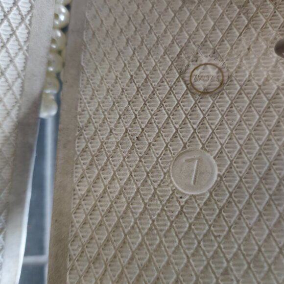 Jessica Simpson Beaded White Slides - Size 7 - Picture 5 of 5